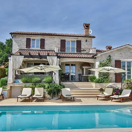 Elizabet Bei Porec Mit Pool *