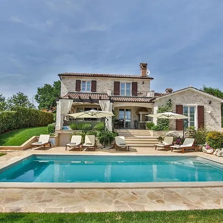 Elizabet Bei Porec Mit Pool