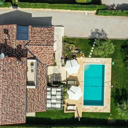 Elizabet Bei Porec Mit Pool Babici